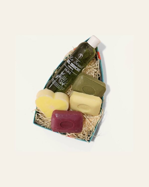 Corbeille « Barque » douceur – gel douche et 3 savonnettes