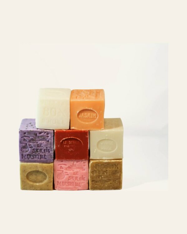 Savon parfumé cube 150 g – Le Sérail