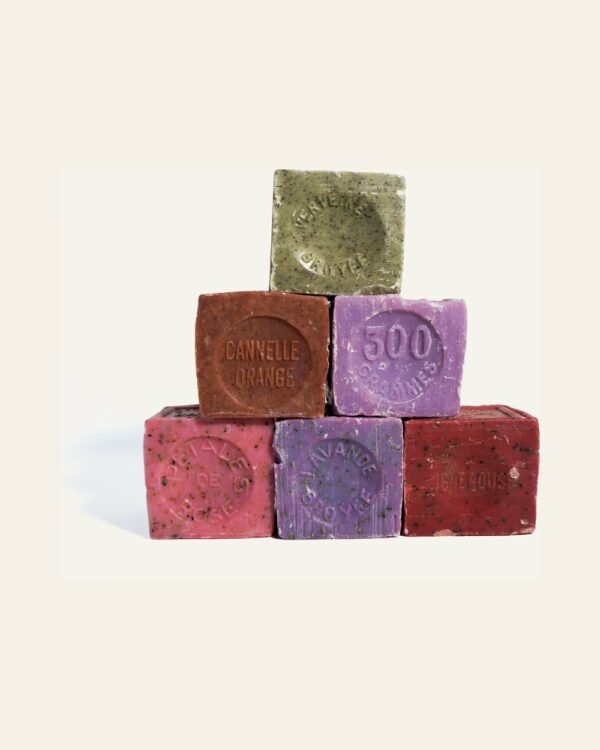 Savon parfumé cube 300 g – Le Sérail